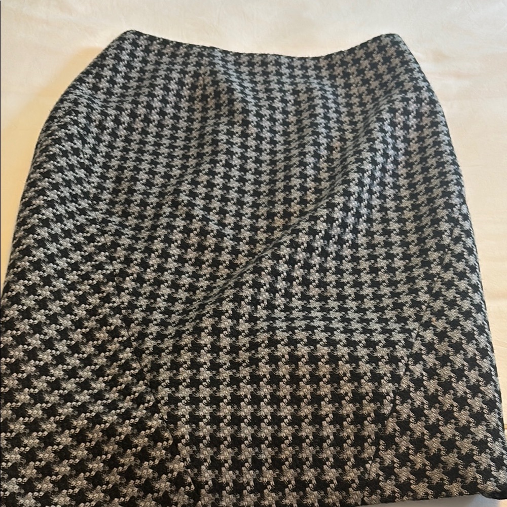 Brooks Brothers Black and White Pencil Skirt for Work